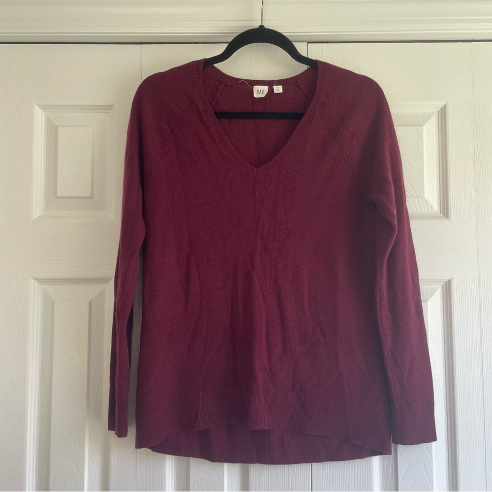 GAP sweater